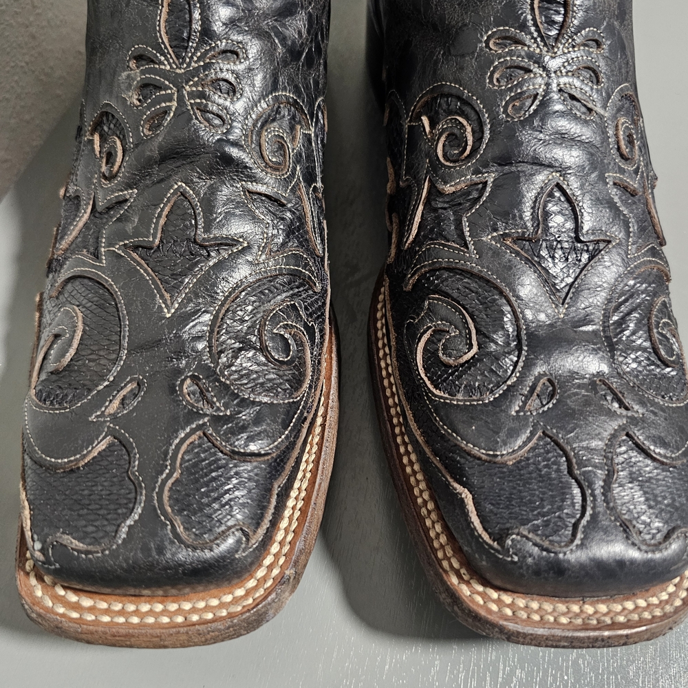 Corral Distressed Black Western Boots - Picture 6 of 8